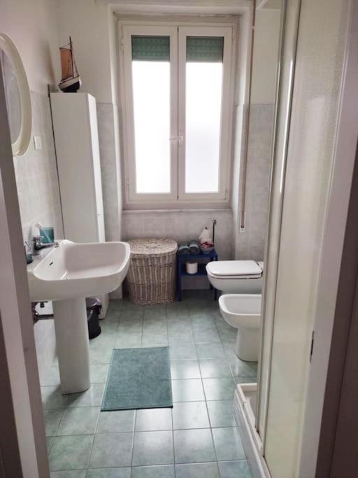 Casa Di Pipo - Appartamento Davanti Al Mare Pescara Bagian luar foto