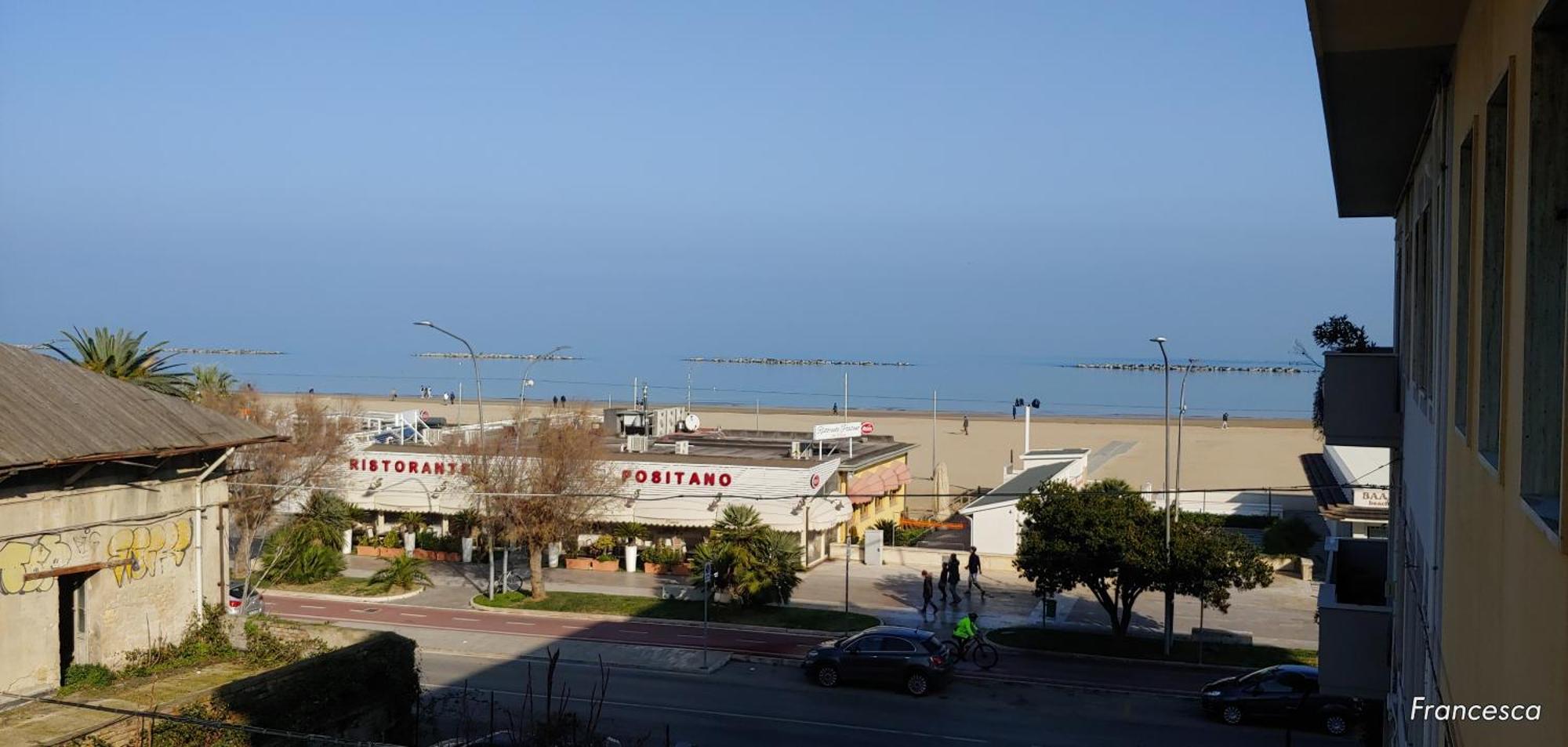 Casa Di Pipo - Appartamento Davanti Al Mare Pescara Bagian luar foto