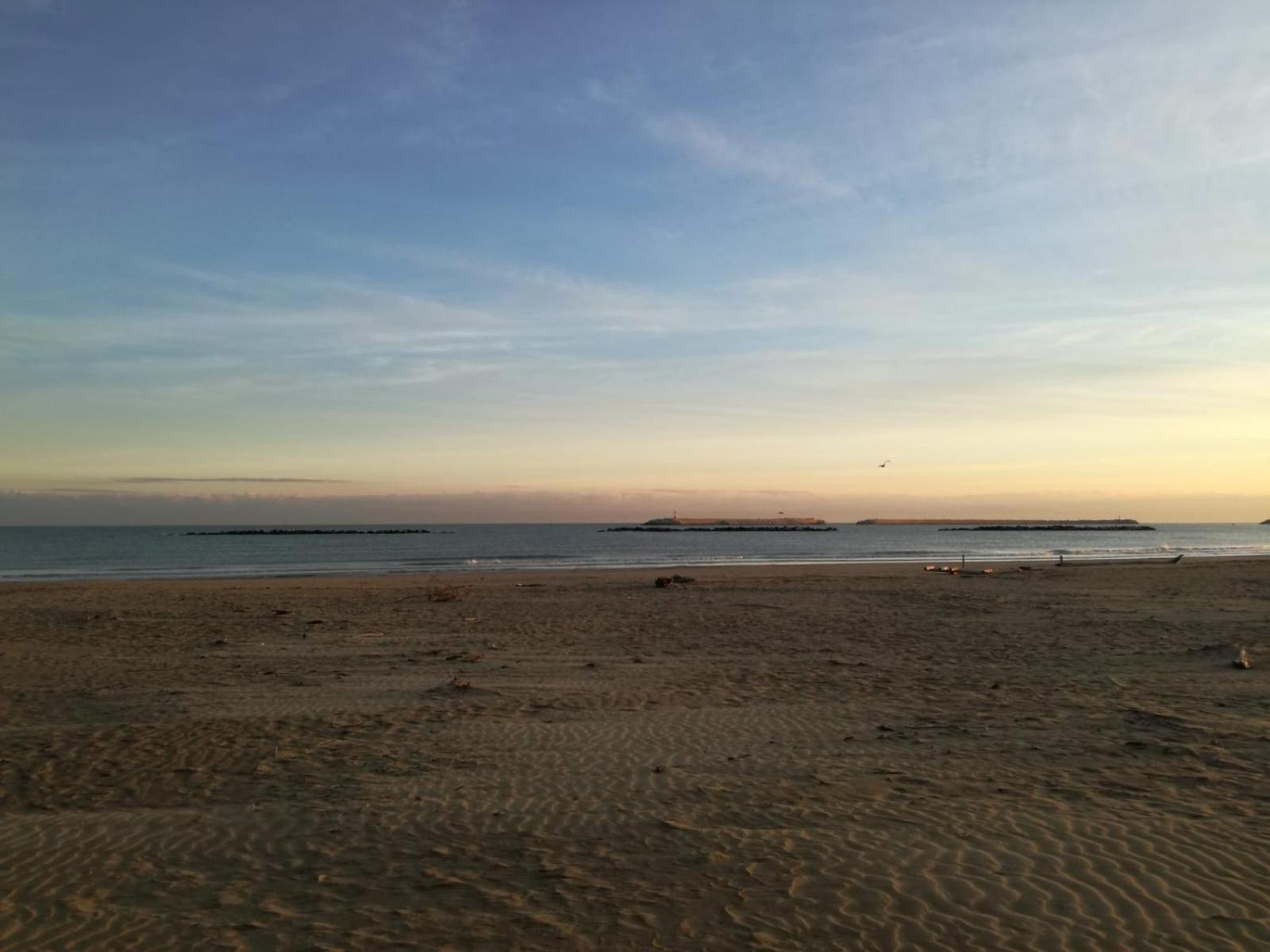 Casa Di Pipo - Appartamento Davanti Al Mare Pescara Bagian luar foto